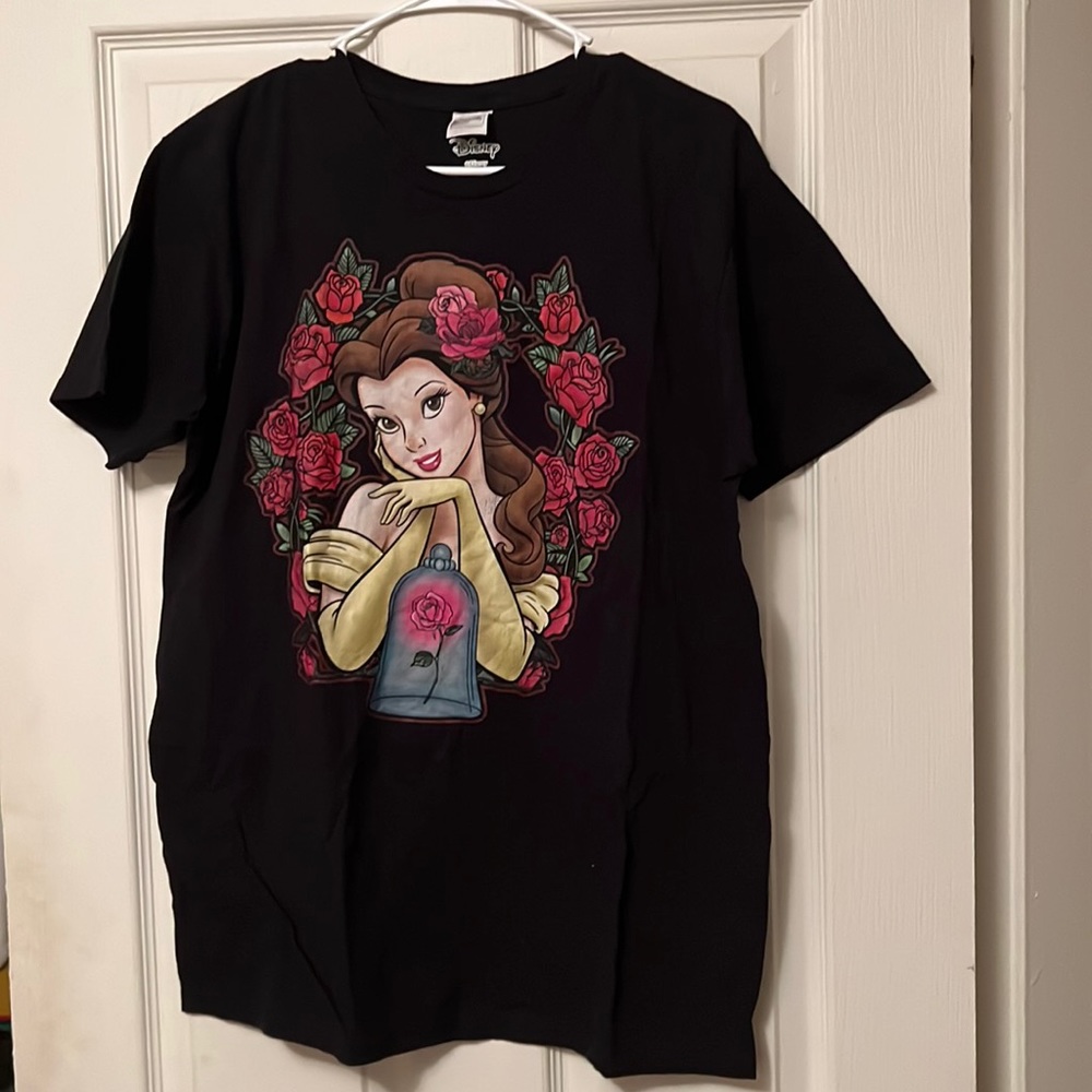 Large black t-shirt with Disney princess Arielle